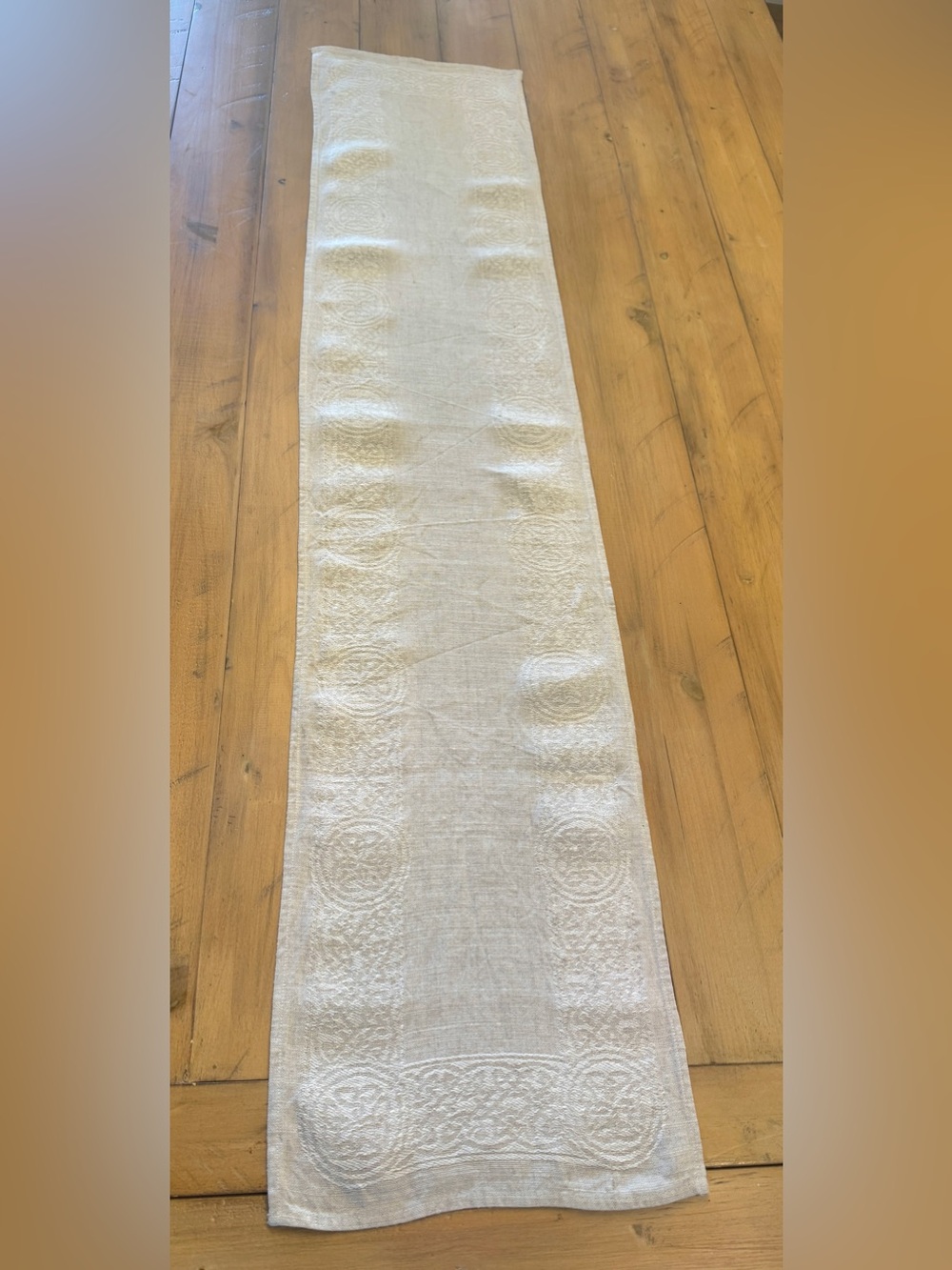 Irish 100% Linen Table Runner 45.5” Woven Damask Paisley Made in Ireland